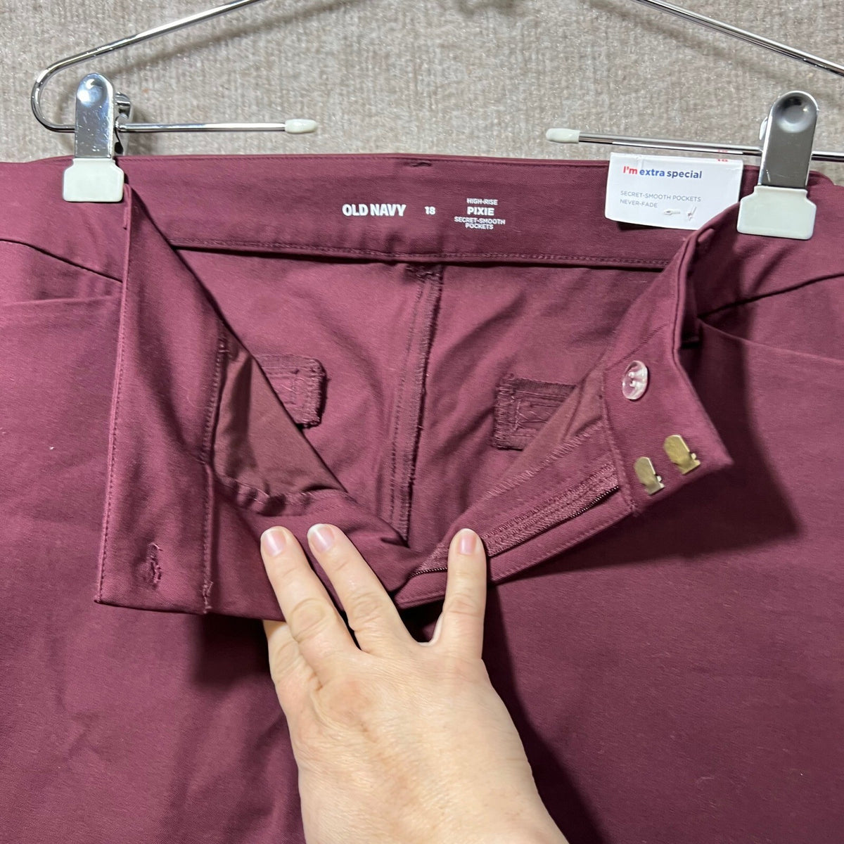 Old Navy High Rise Pixie Flare Pants Burgundy Women's Size 18 NWT