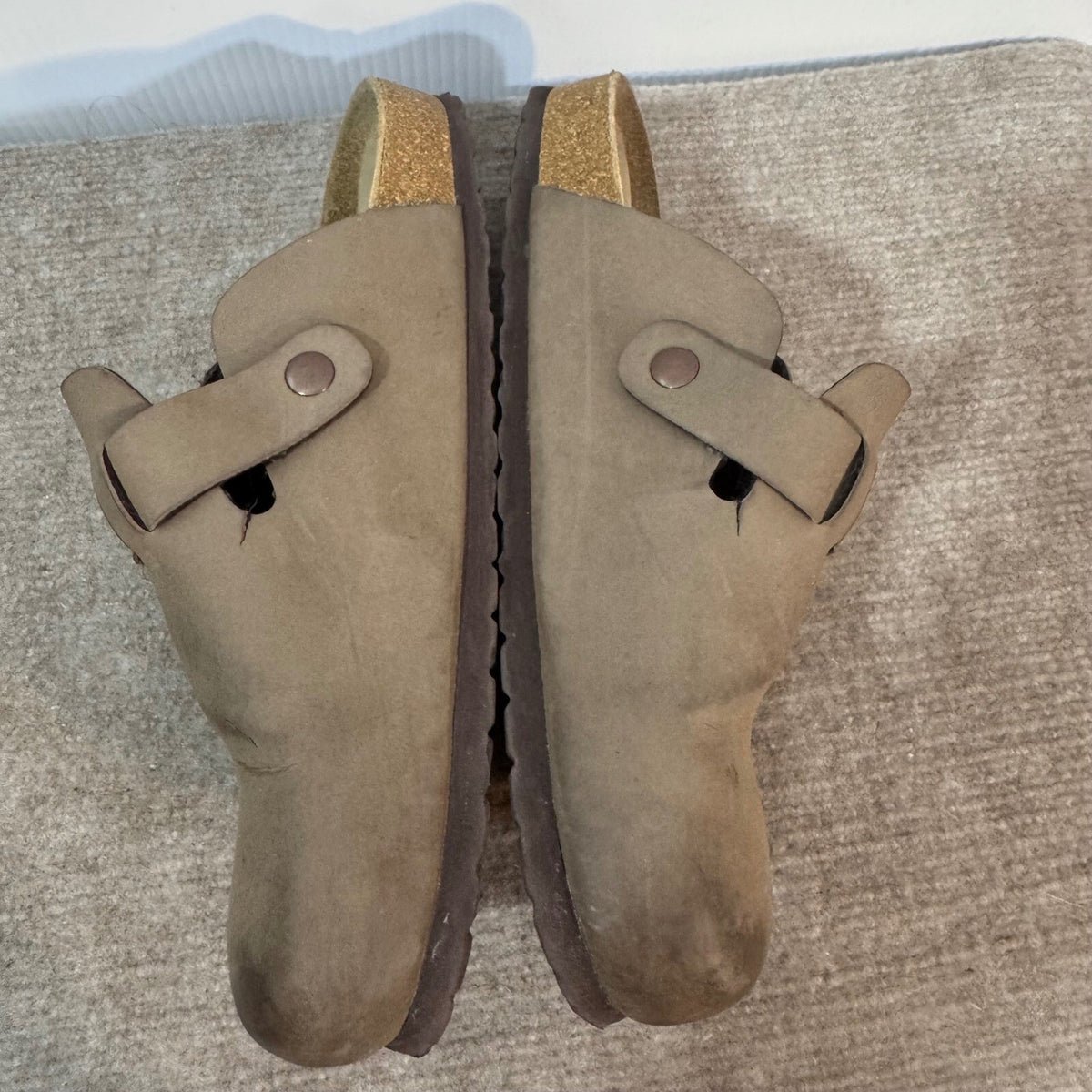 Cushionaire Lane Cork Footbed Clogs Womens 10W Brown Faux Suede Buckle Mules