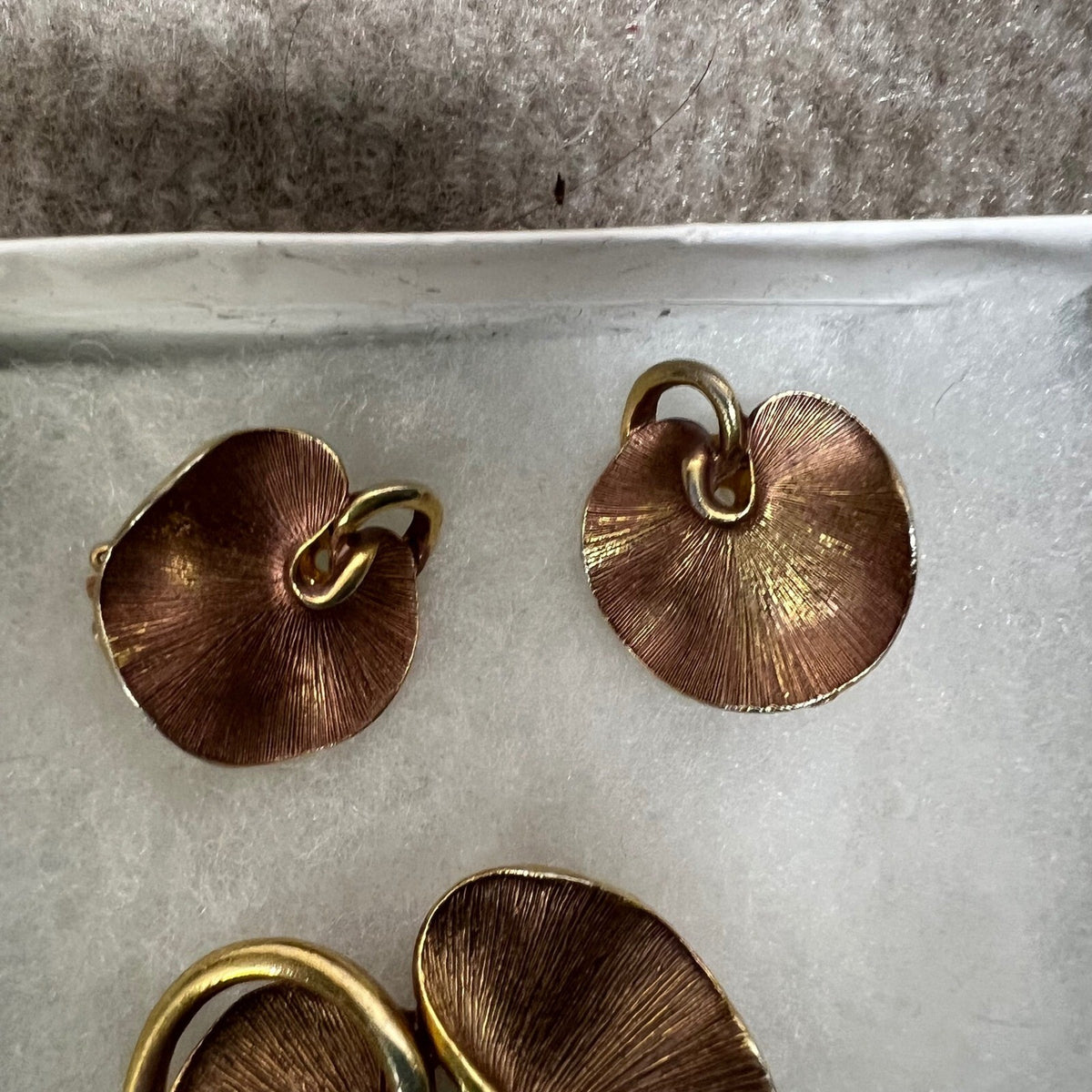 Vintage Lisner Signed Brooch and Earrings Set – Gold Tone & Rose Floral Design