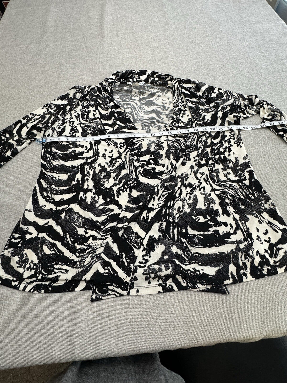 Peter Nygard Open Front Cardigan ~ Subtle Metallic Threading~ Animal Print ~ S