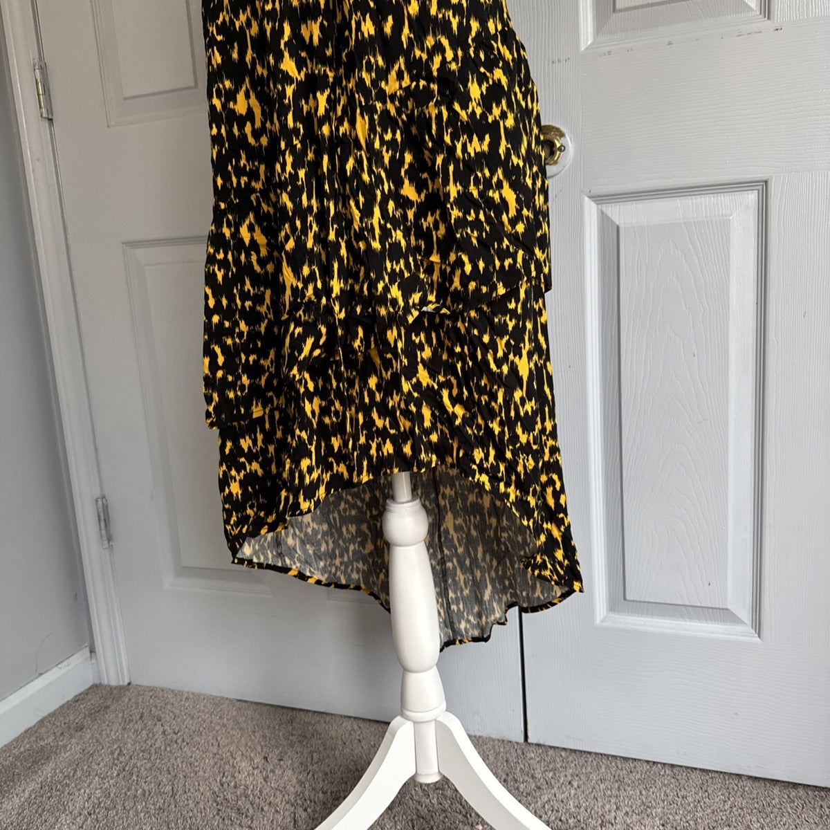 NWT Who What Wear Womens Textured Animal Print Ruffle Dress XS 4 Black Gold Midi