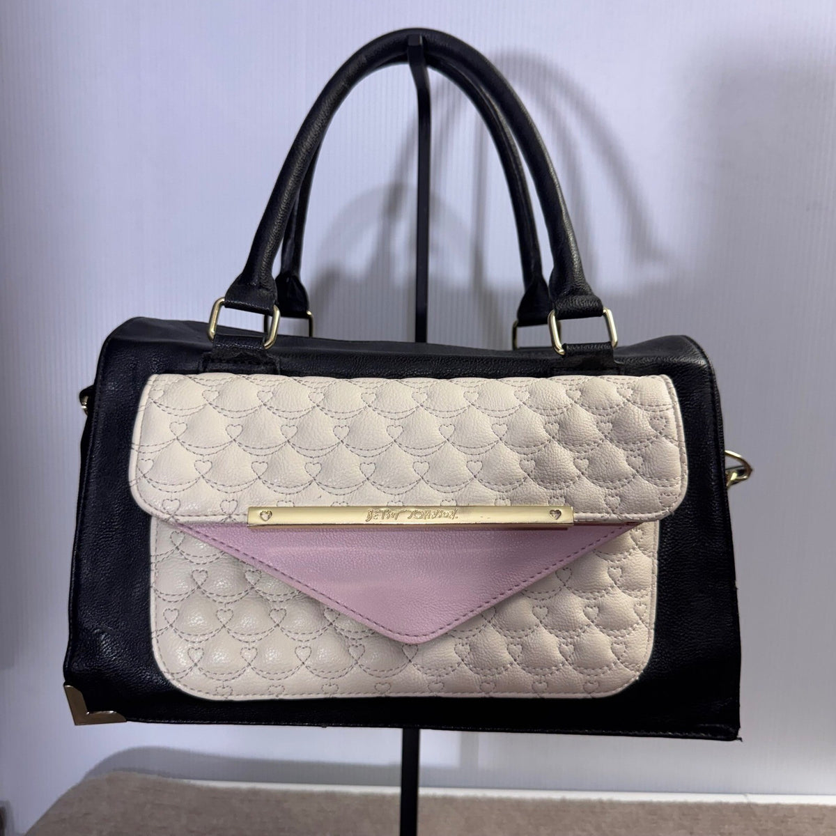 Betsey Johnson Satchel Bag Womens Medium Heart Quilted Faux Leather Coquette