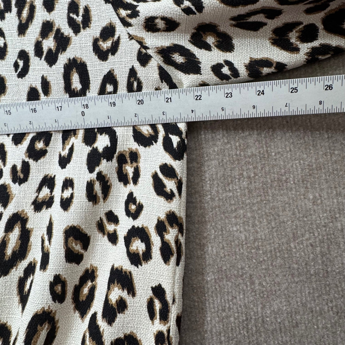 Chicos Sz 2 Leopard Print Bomber Jacket Zip Front Knit Casual Outerwear Large