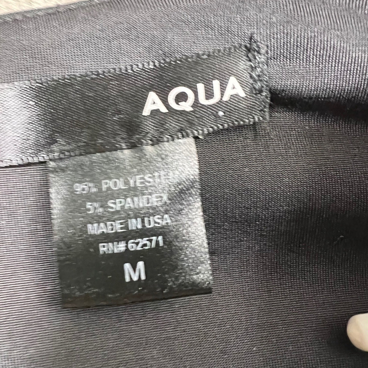 AQUA Black Cutout Sleeve Zipper Back Cropped Top Medium