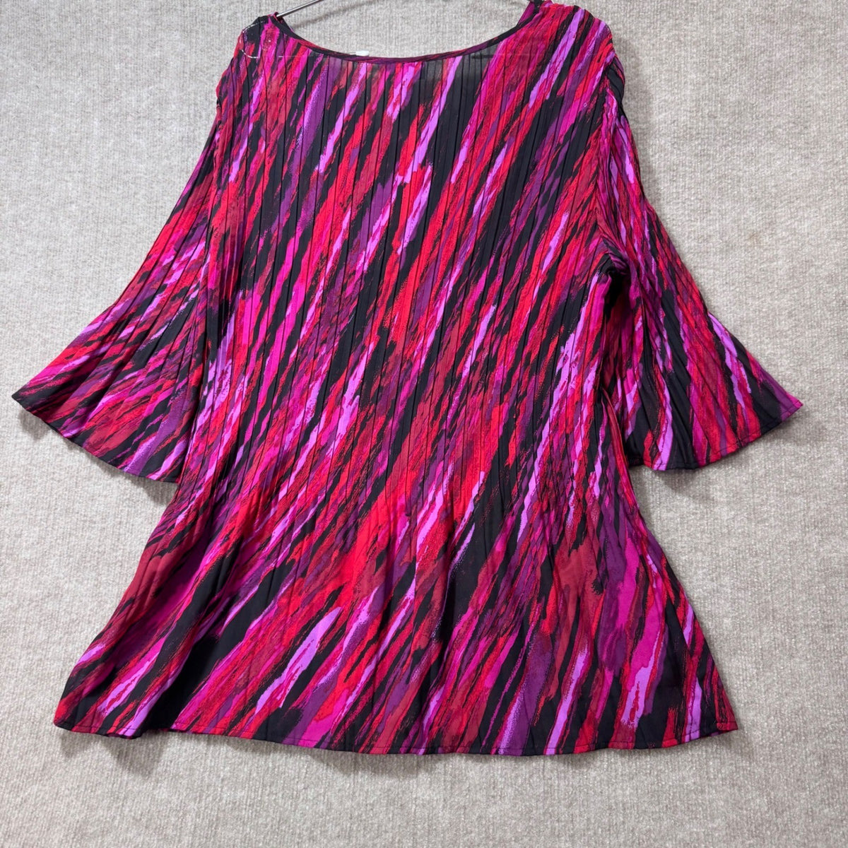 Catherines Womens 0X 14/16 Tunic Top Blouse Pink Abstract Print Beaded V-Neck