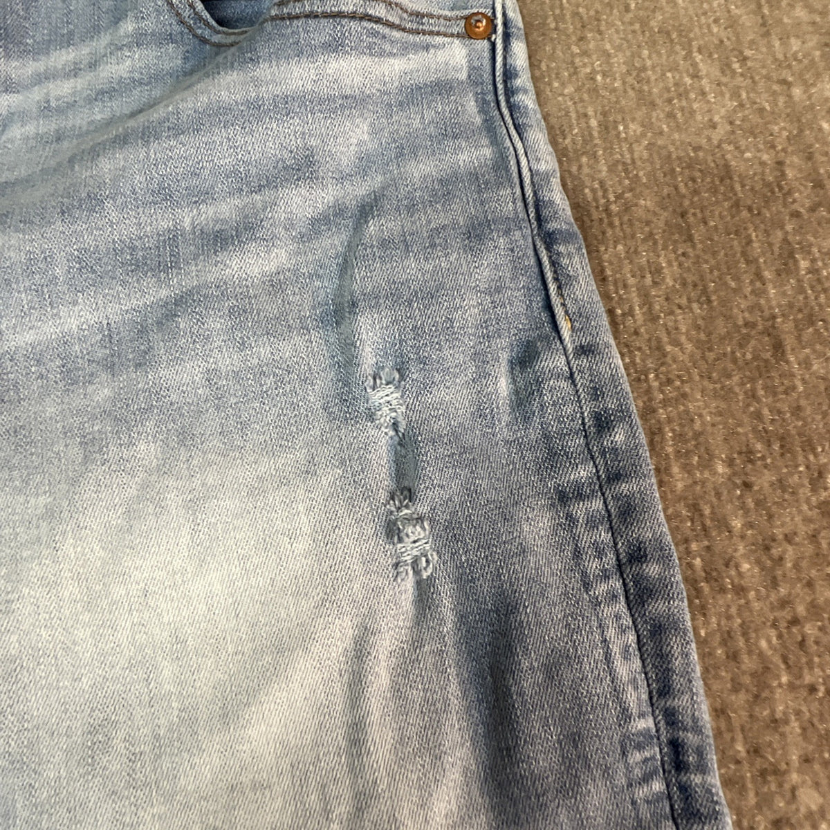 American Eagle Men’s 38x30 Jeans Airflex+ Temp Tech Original Straight Distressed