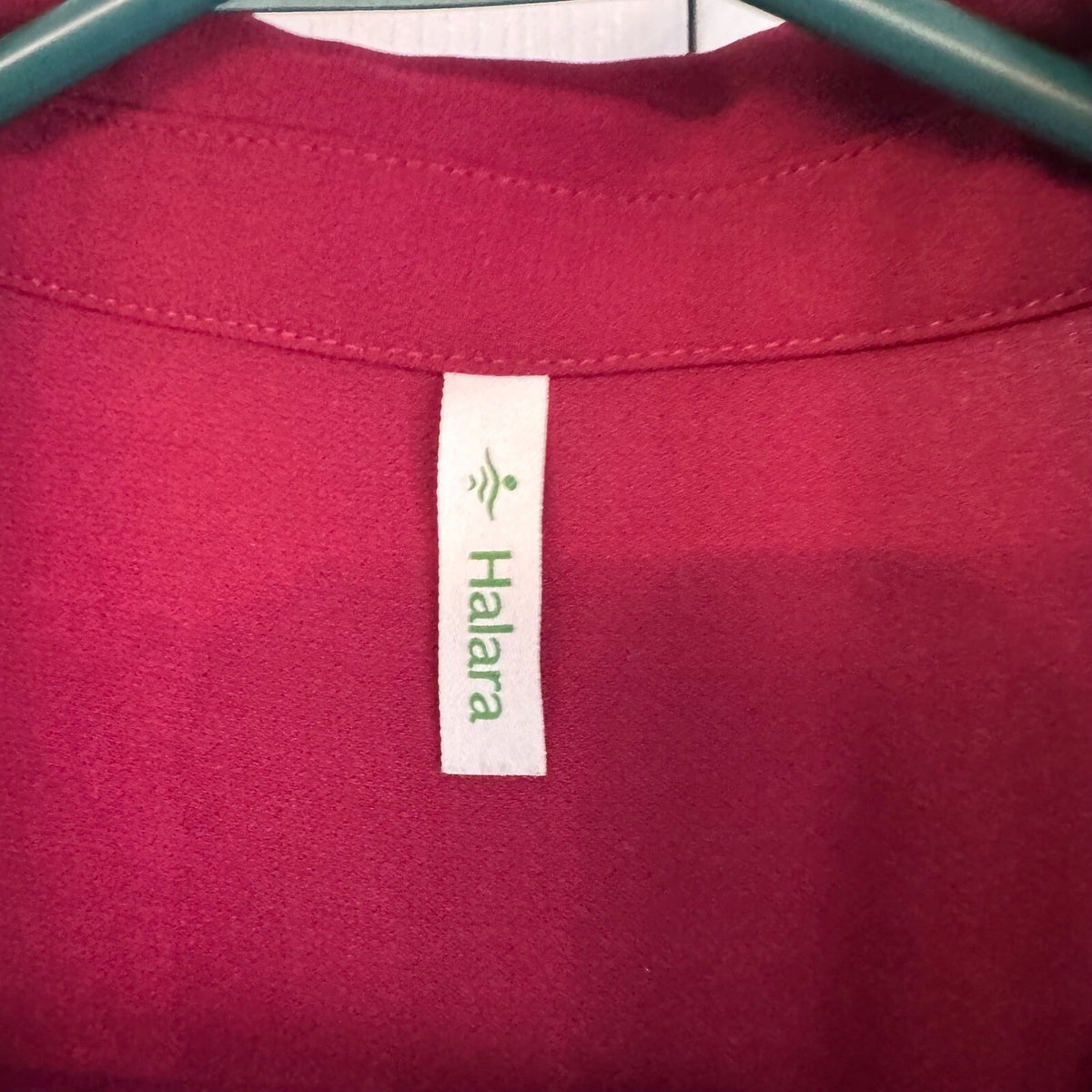Halara Button Down Shirt Women XL Burgundy Long Sleeve Pocketed Career Chic