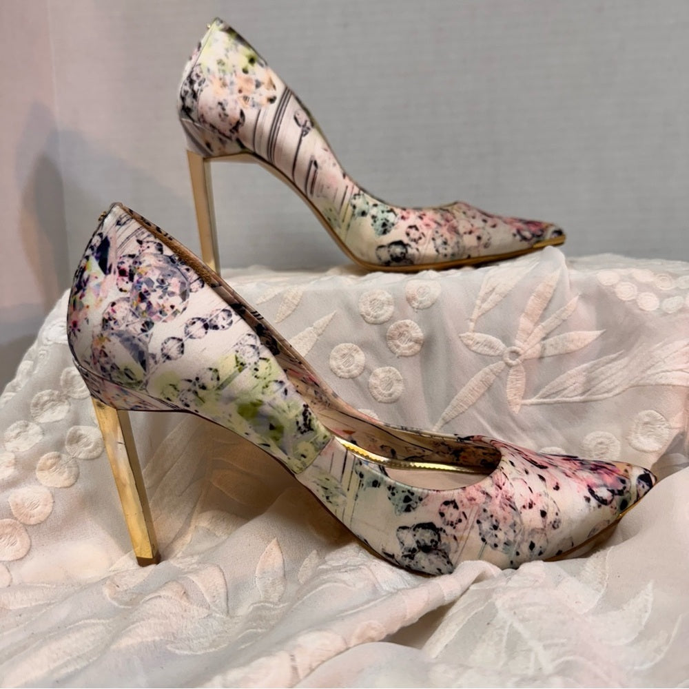 Floral Print Pointed Toe Heels Gold Accent Stiletto Pumps