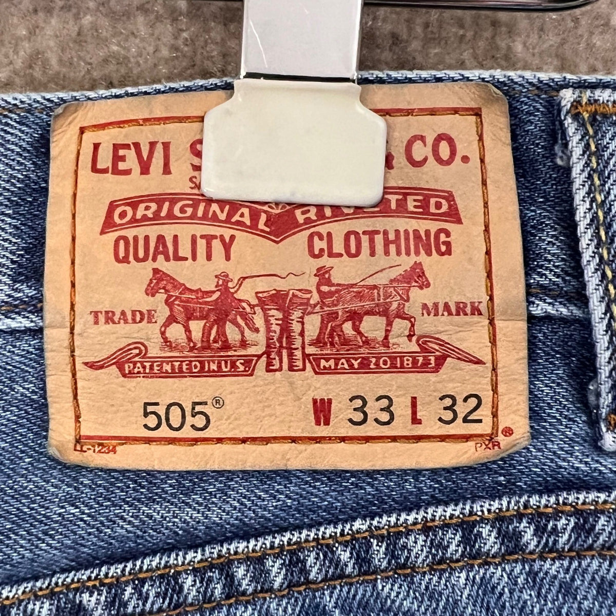 Levi's 505 Regular Fit Jeans Blue Denim Men's Size 33x32 Classic Style