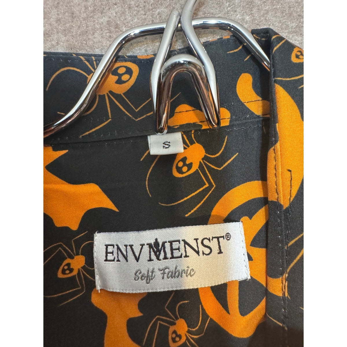 ENVMENST Halloween Button Down Shirt Mens Small Pumpkin Skull Bat Spider Spooky