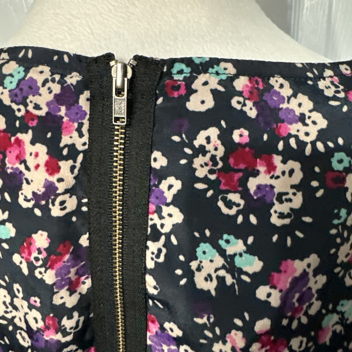 Jessica Simpson Dark Floral Cap Sleeve Top - Size M, Navy