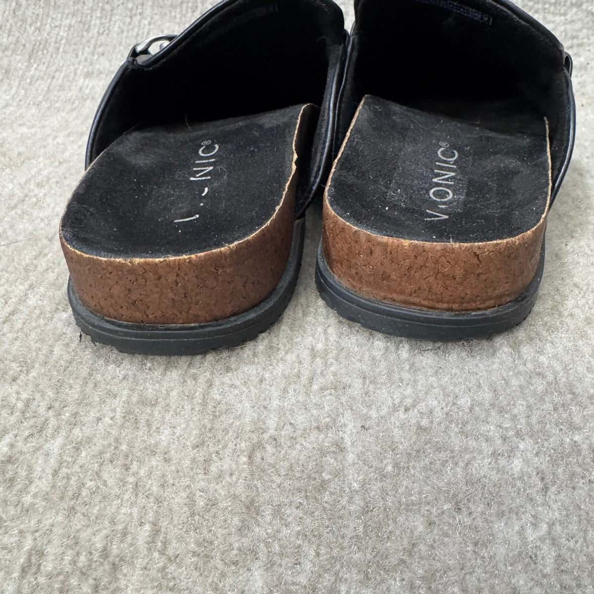 Vionic Black Leather Sz 6 Chain Mules Clogs Slip On Cork Footbed Comfort Shoes