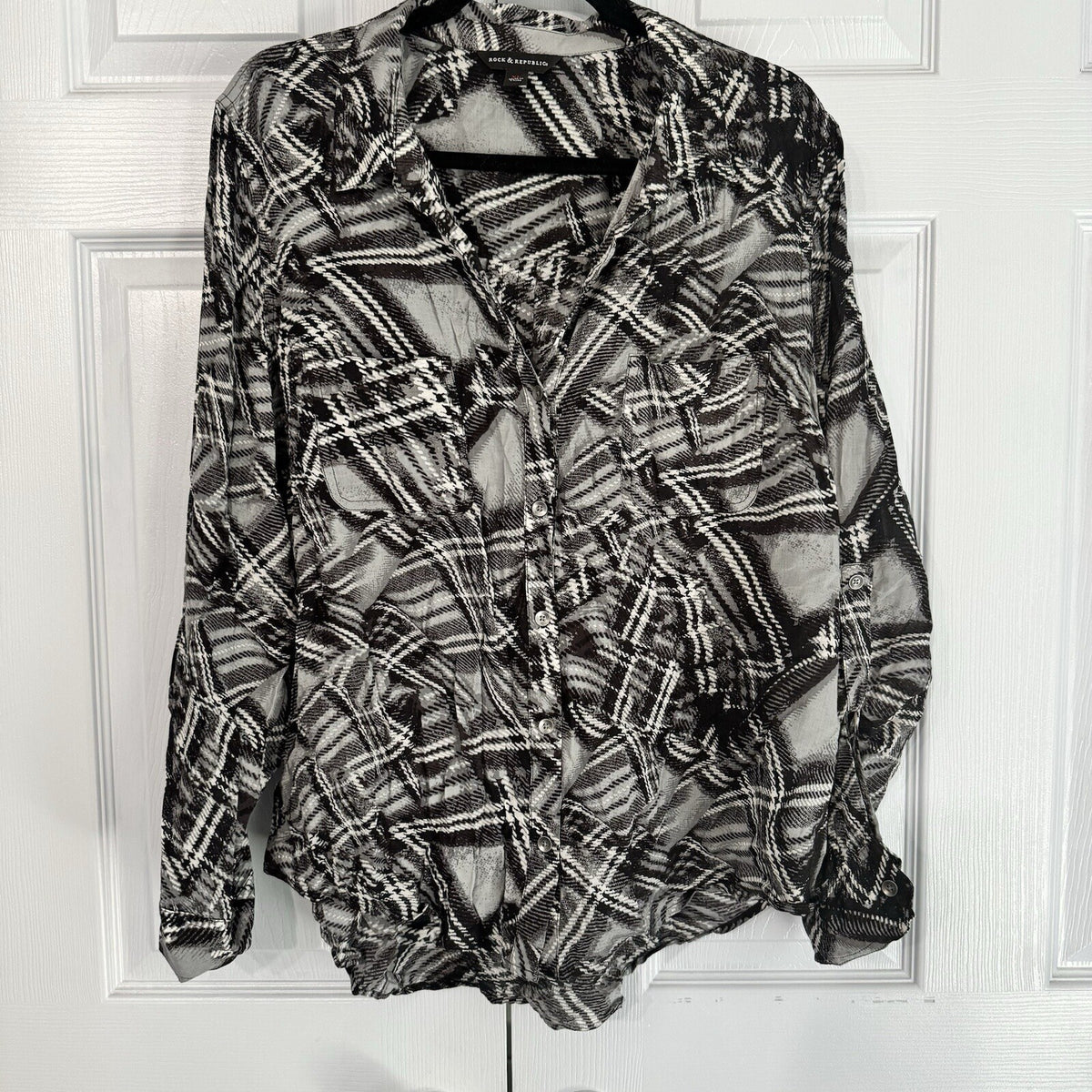 Rock & Republic Women's Grey Black Roll Tab Sleeve Blouse Top Size XL