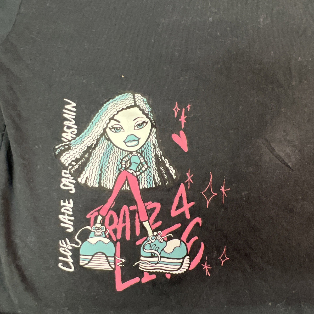 BRATZ Dolls Oversized Cropped Tee Women’s Large Gray Mineral Wash Graphic Flaws