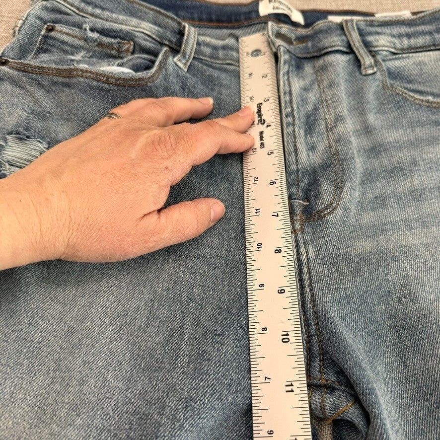 Kensie Vintage Luxe Denim Raw hem 12/31 Distressed Light Wash Jeans