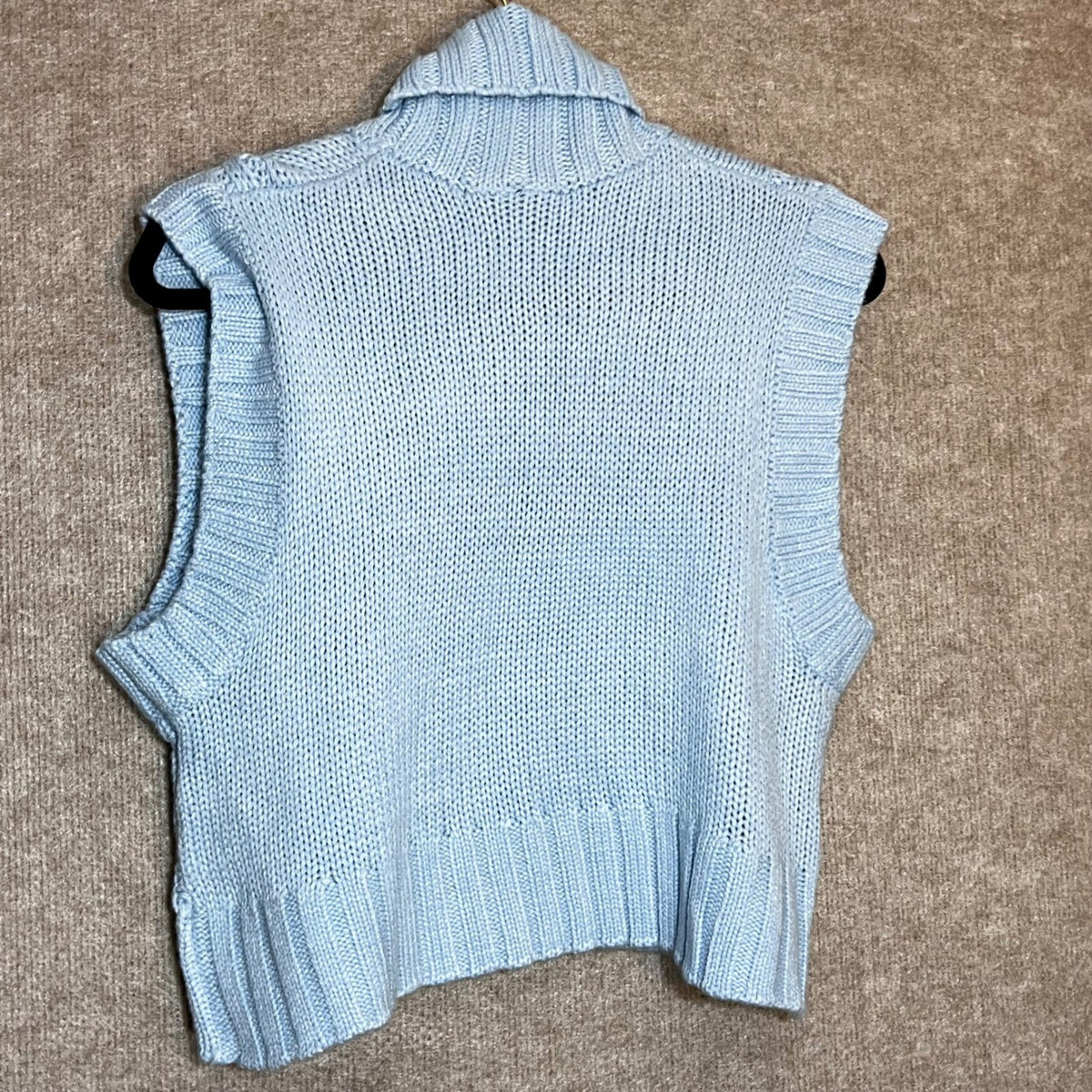 H&M Divided Cable Knit Turtleneck Sweater Vest Women XS Crop Sleeveless Coquette