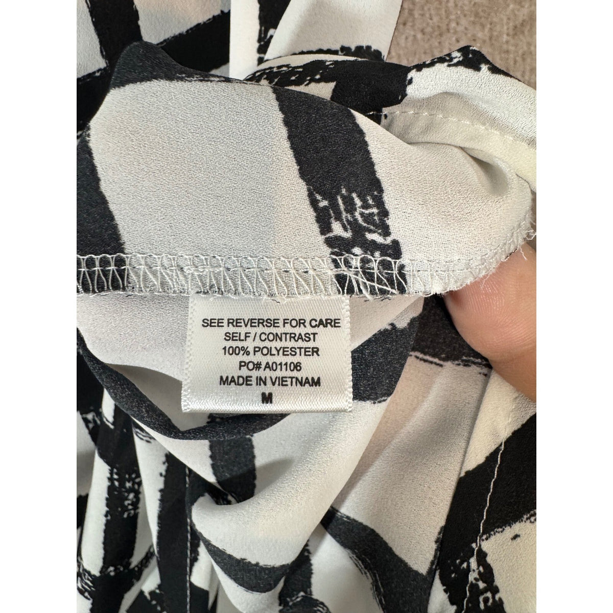 Bobeau Grid Print Short Sleeve Top Women Size Medium Black White Back Zip Blouse