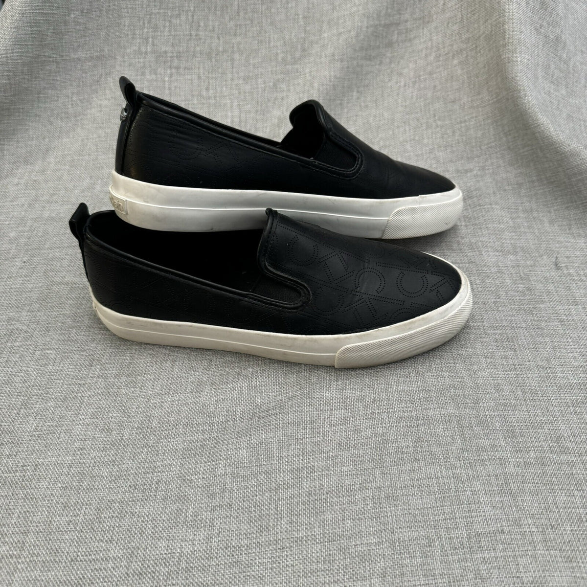 CK Calvin Klein Shoe Valette Women's Skater-Style Slip On Sneaks Black Size 7