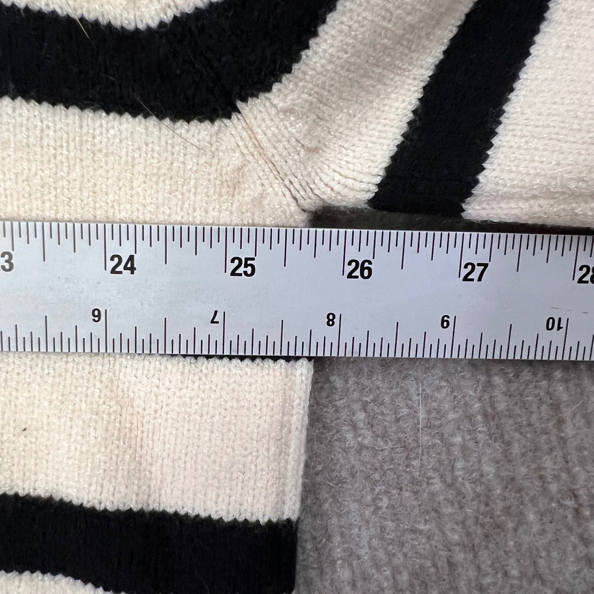 Striped Turtleneck Sweater Relaxed Fit Black White XL Viscose Cozy Oversized