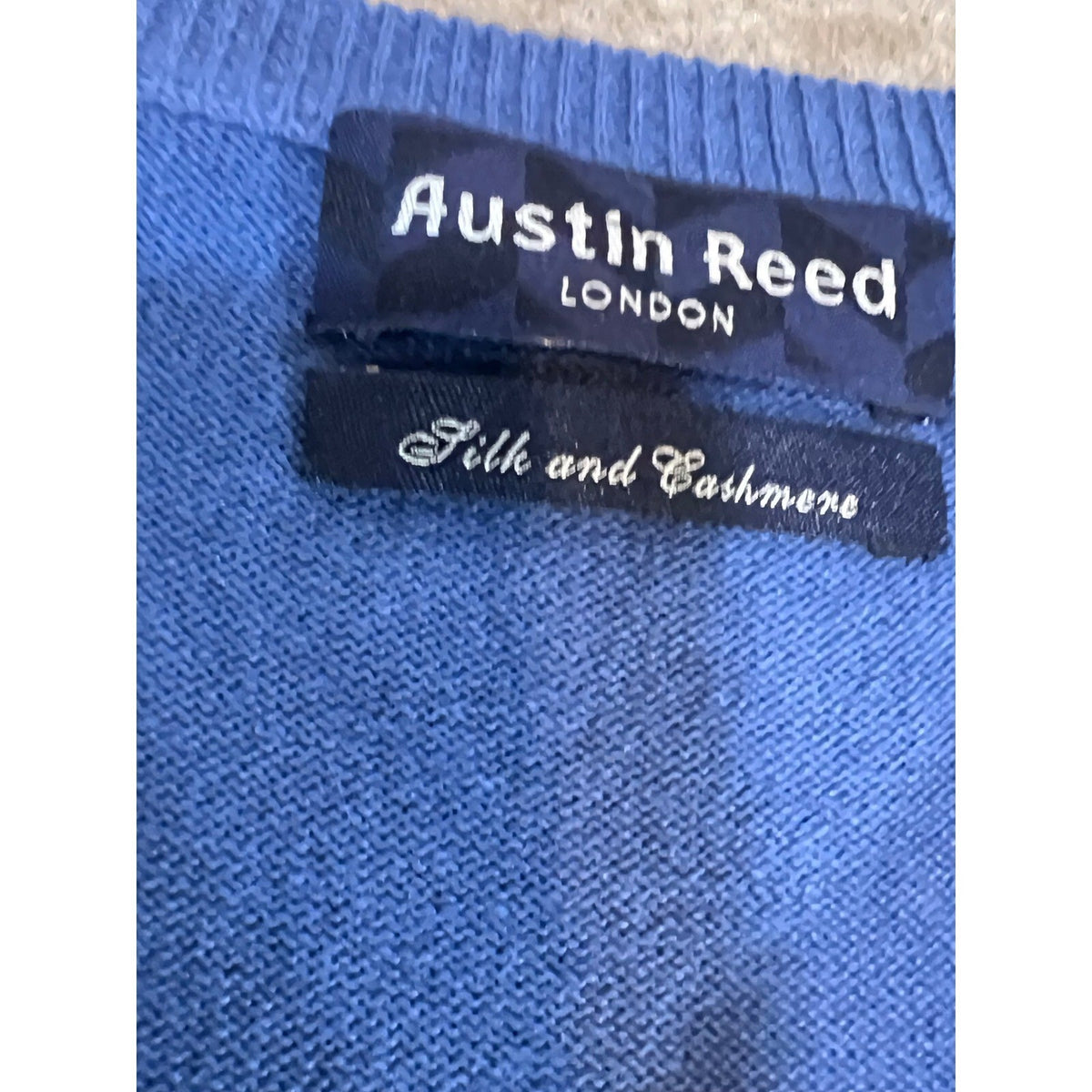 Austin Reed Sweater Vest Mens L Blue Silk Cashmere V-Neck Knit Preppy