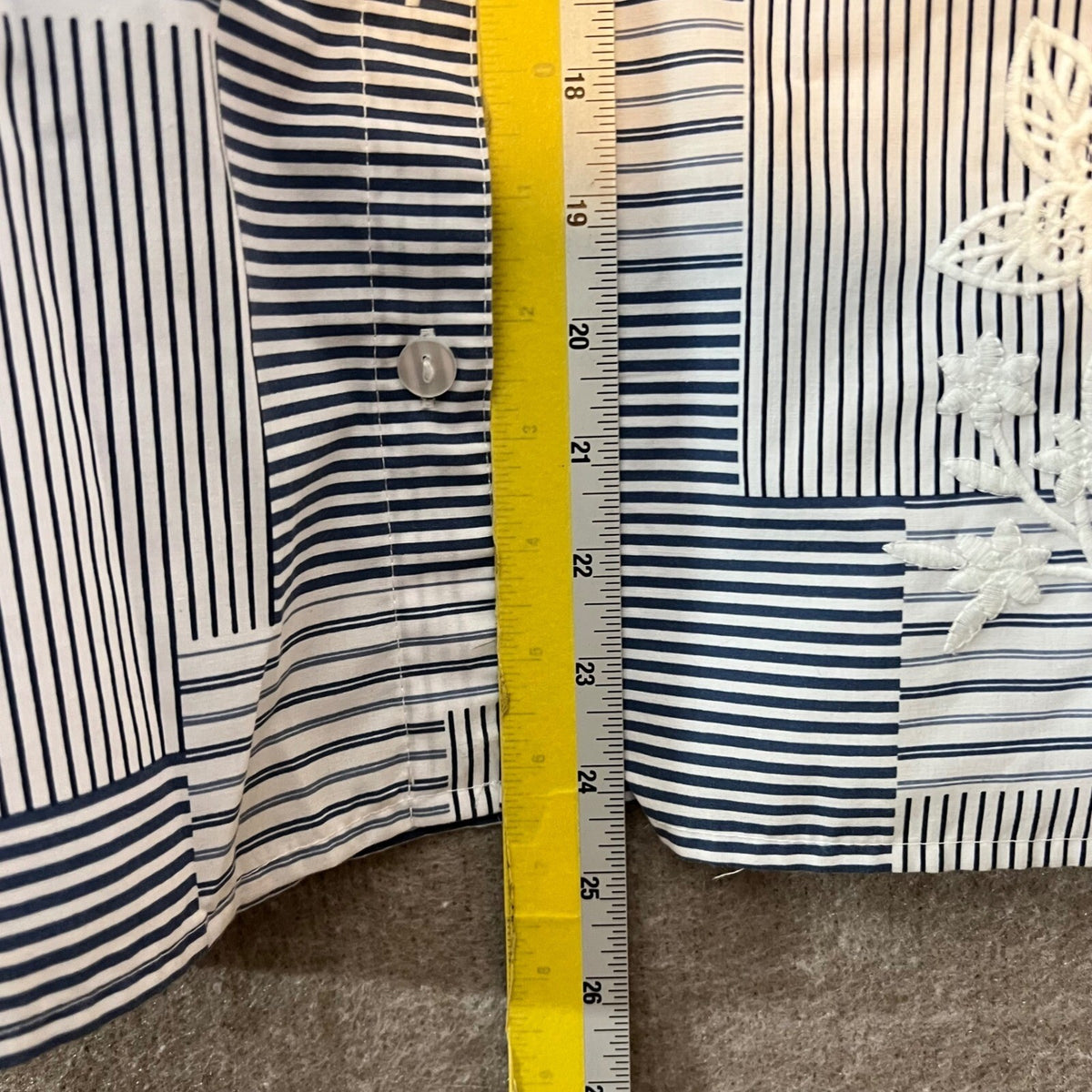 Alfred Dunner Button Up Shirt Womens Medium Blue White Patchwork Floral Coastal