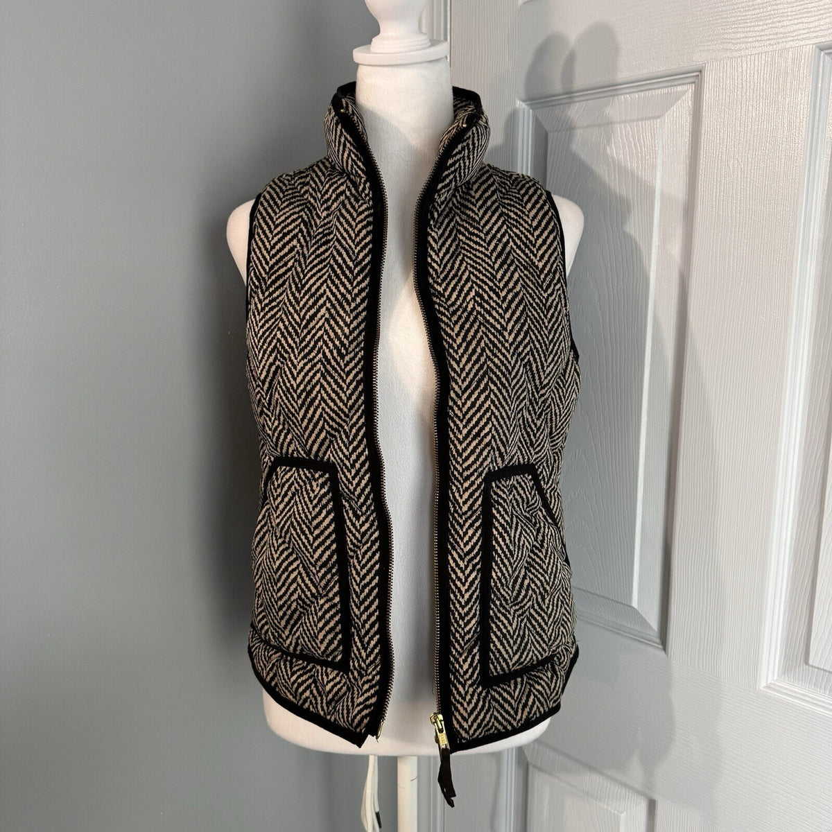J. Crew Women’s 2012 Herringbone Down Puffer Vest size XS Zip Up Fitted