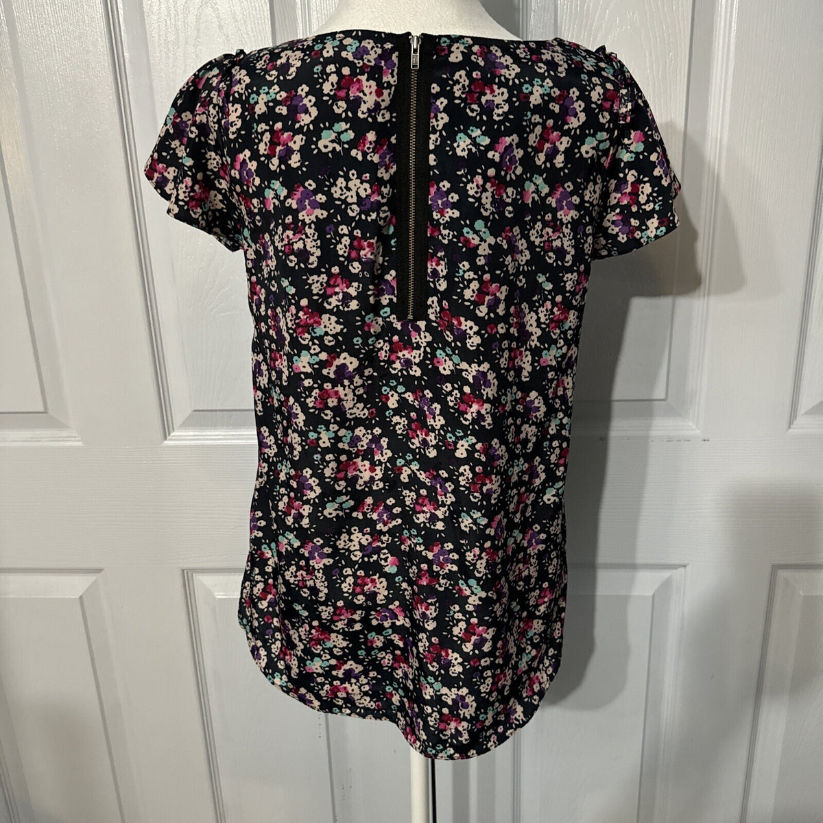 Jessica Simpson Dark Floral Cap Sleeve Top - Size M, Navy