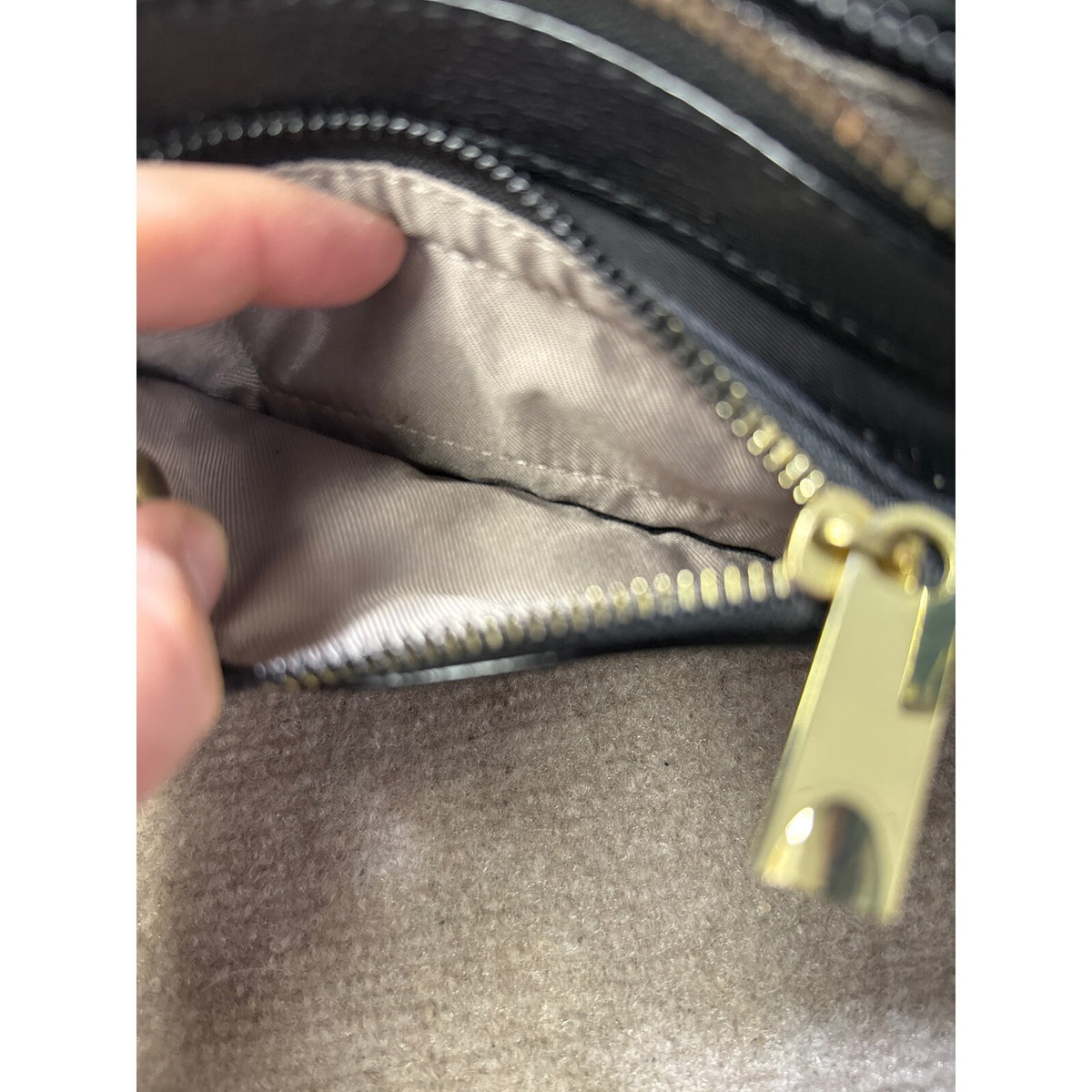 Tutilo New York Black Nylon Cosmetic Travel Pouch Zipper Organizer