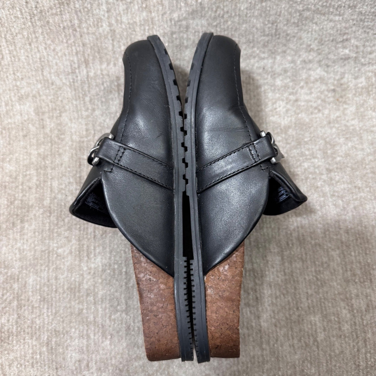 Vionic Black Leather Sz 6 Chain Mules Clogs Slip On Cork Footbed Comfort Shoes
