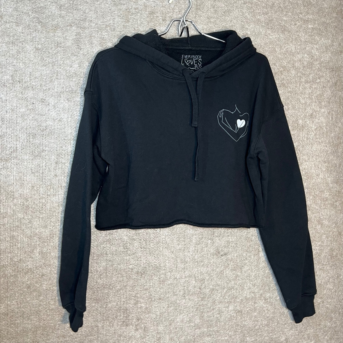 Everybody Loves Boobs Women's S Black Hug Cropped Hoodie Heart Graphic