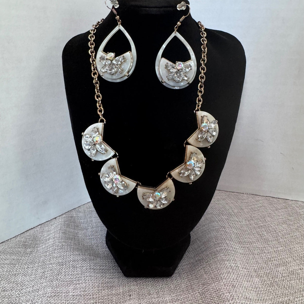Unsigned Statement Necklace Earrings Set Gold Tone AB Flower Rhinestone Jewelry