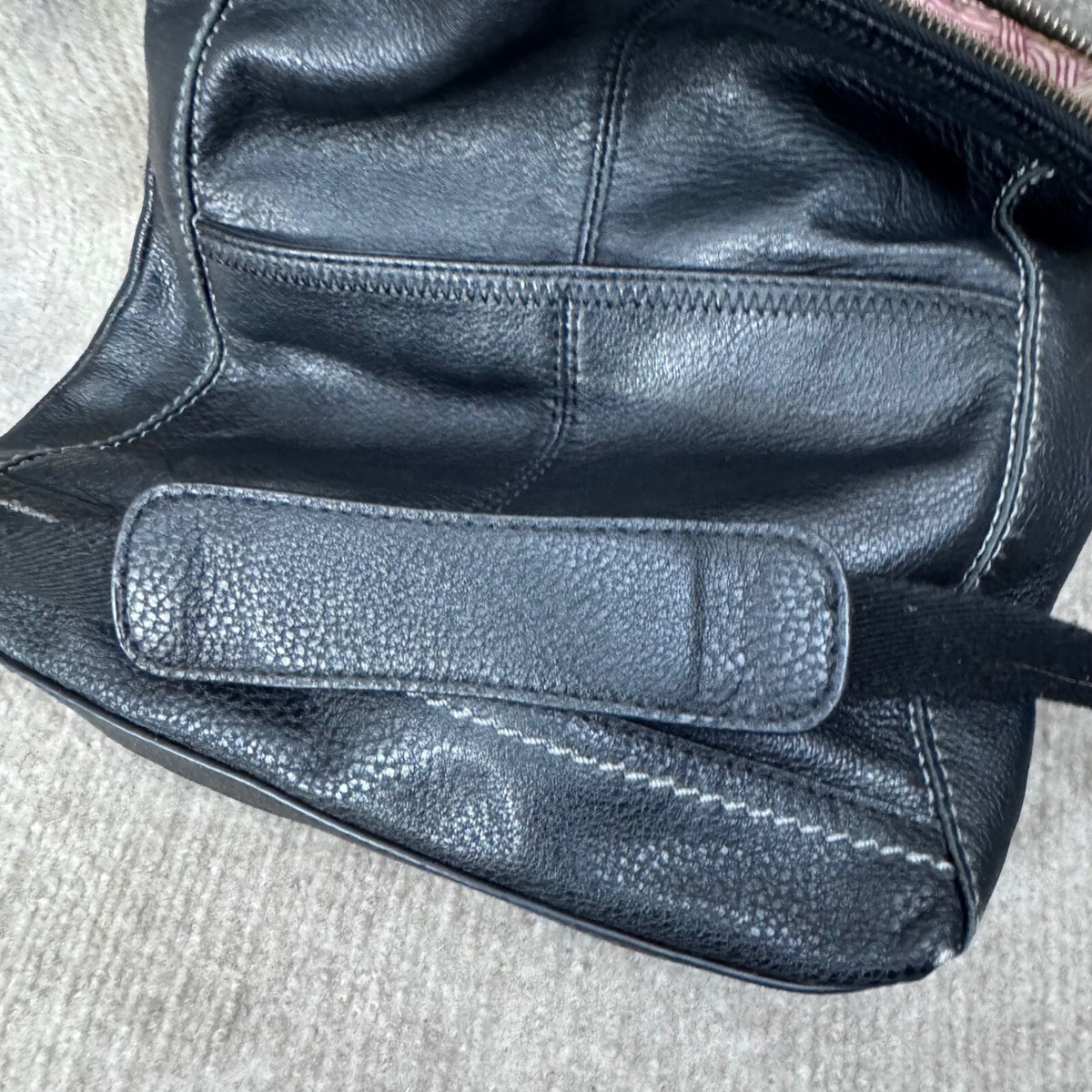 The Sak Black Leather Crossbody Bag Zipper Pocket Shoulder Purse Handbag
