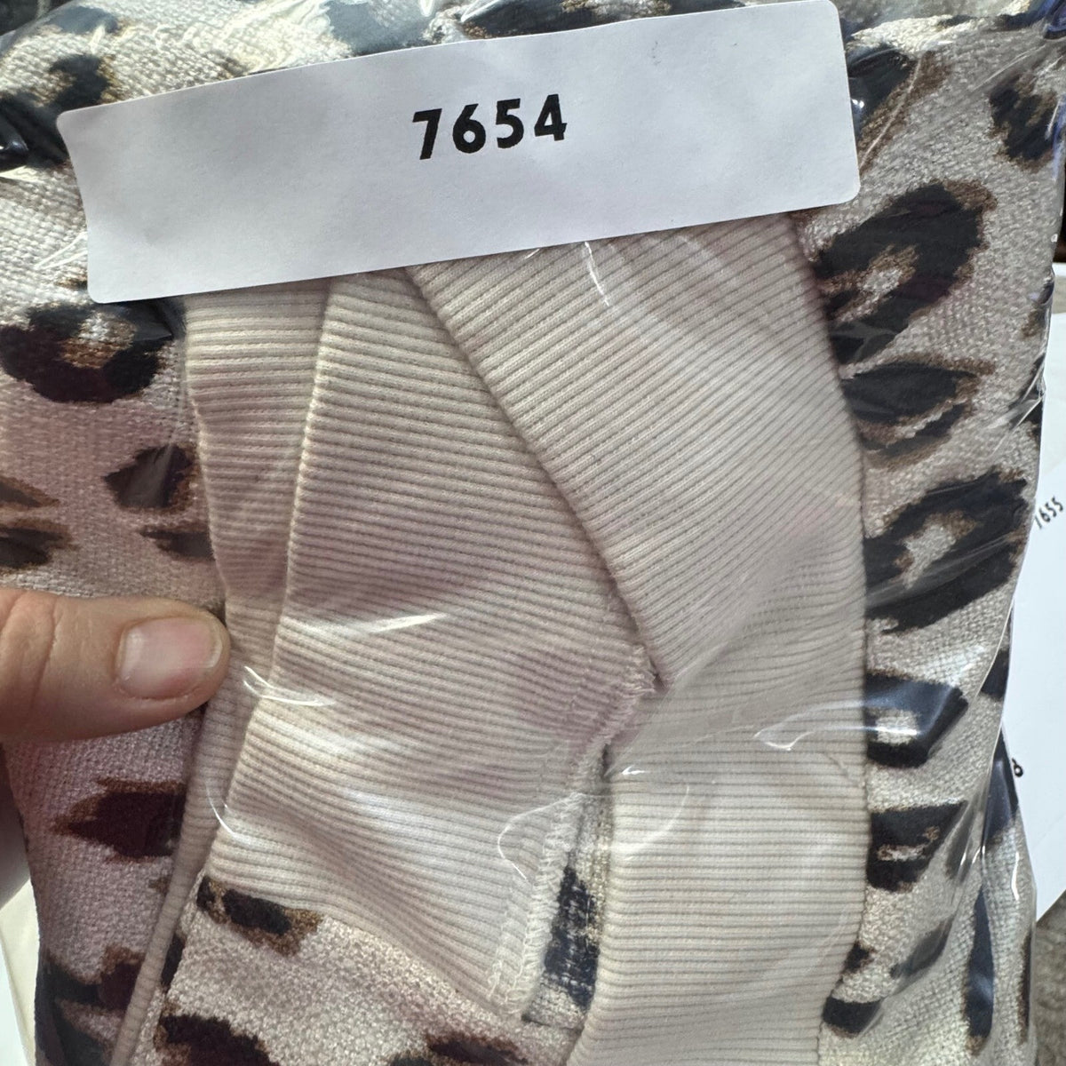 Chicos Sz 2 Leopard Print Bomber Jacket Zip Front Knit Casual Outerwear Large