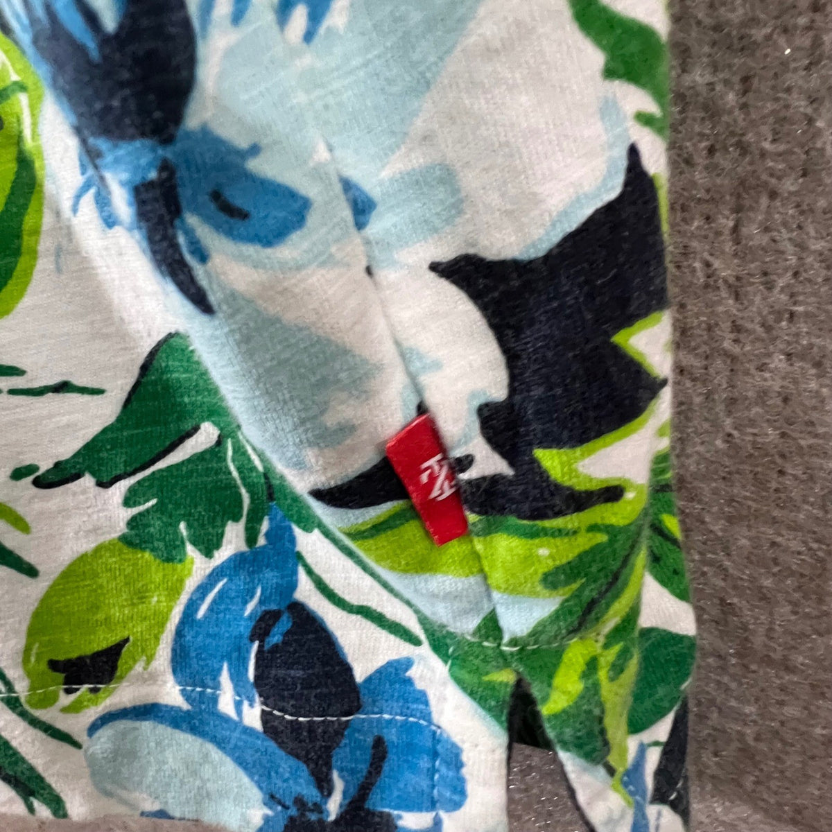 IZOD Polo Shirt Mens XL Tropical Floral Print Short Sleeve Beachy Resortwear