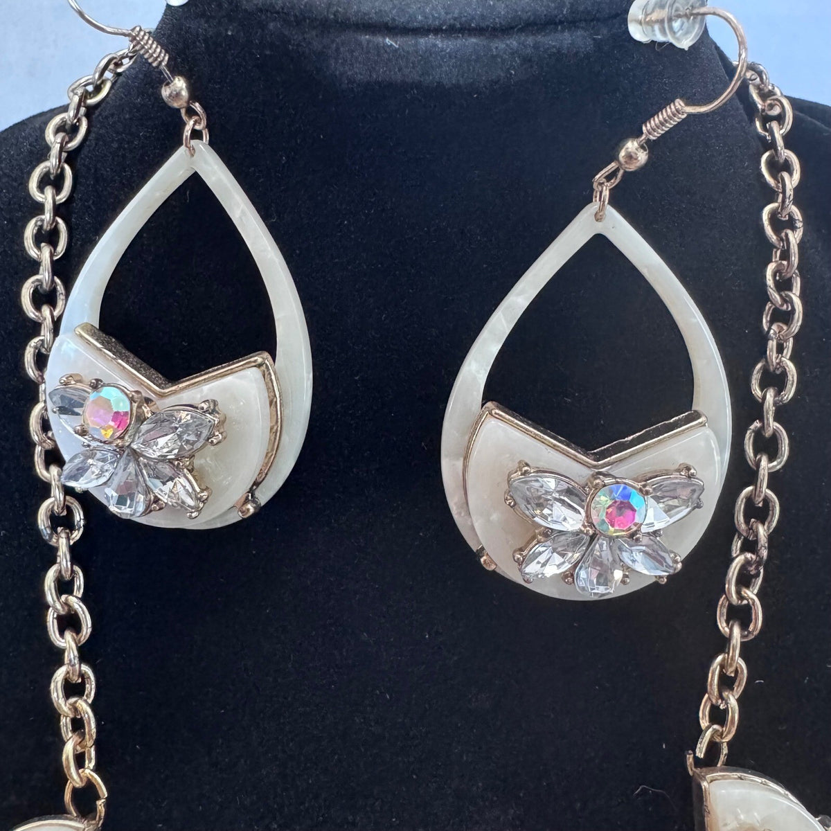 Unsigned Statement Necklace Earrings Set Gold Tone AB Flower Rhinestone Jewelry