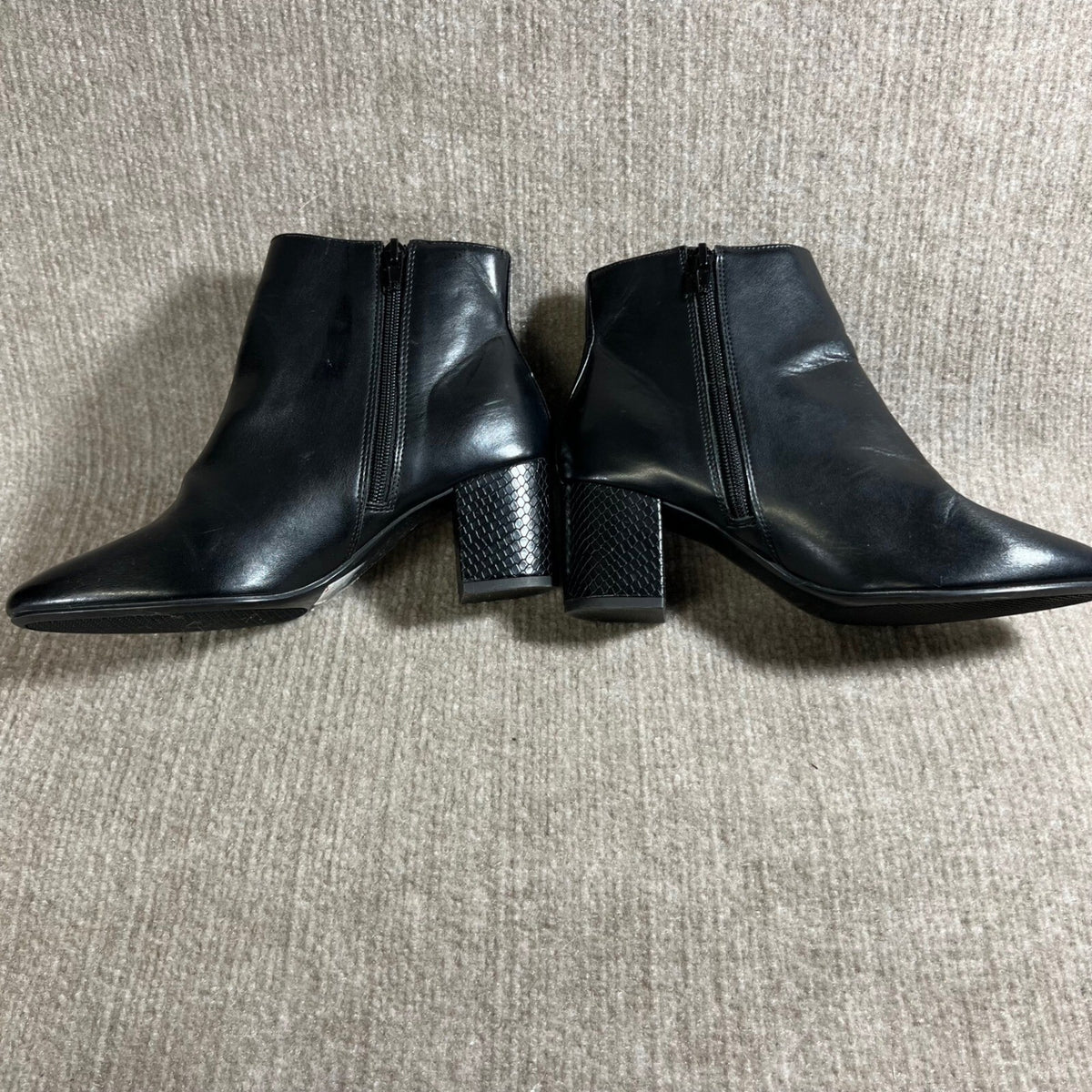 Bandolino Black Faux Leather Ankle Boots Women's Size 7M Block Heel Snake Print