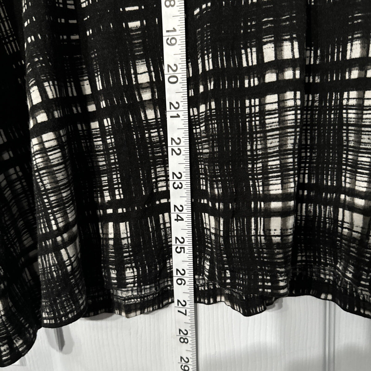 FREE Women's Black White Plaid Print Short Sleeve V-Neck Top Size L