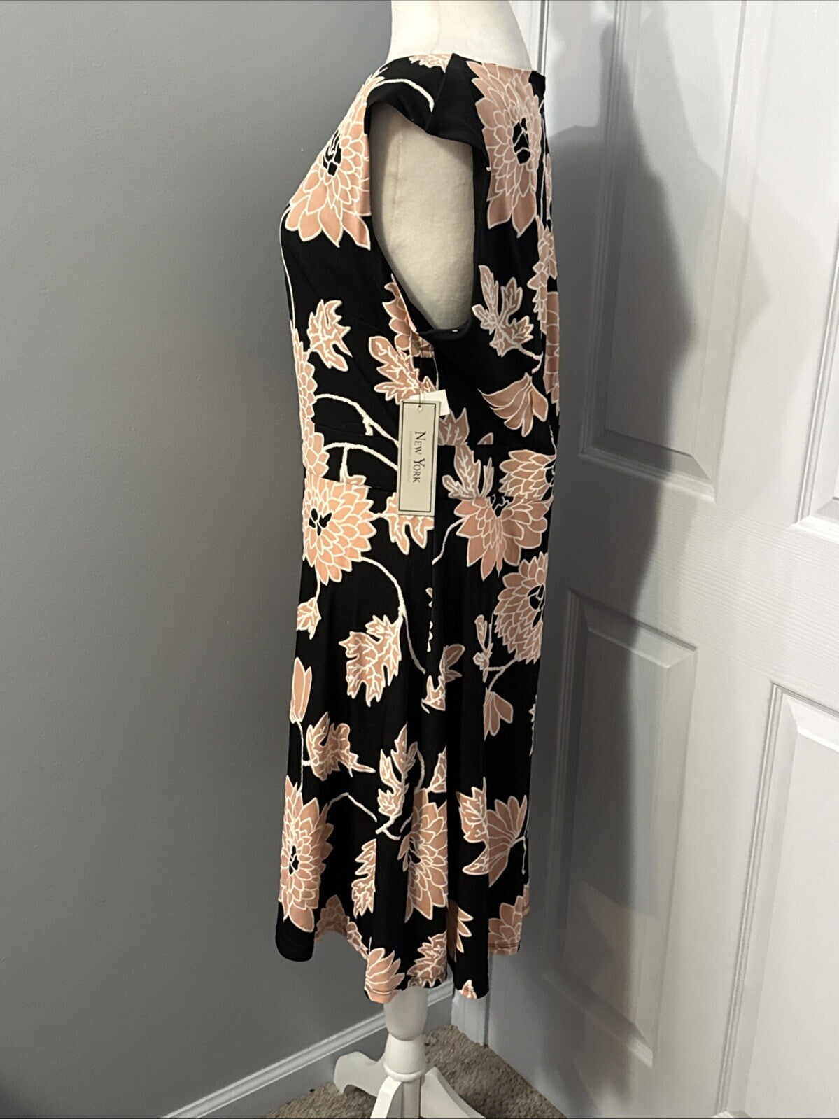 NWT New York Clothing Company Dress Sz 16 Women Sleeveless Black Pink Floral