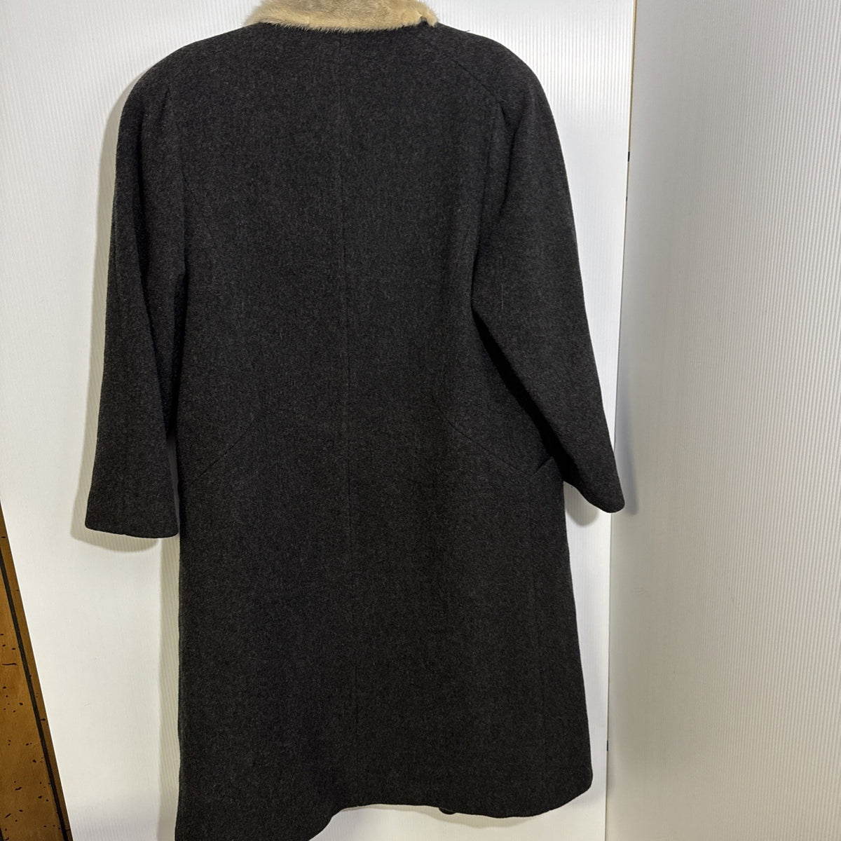 Vintage Alorna USA Stevens Gray Wool Trench Coat Satin Lined Fur Collar READ