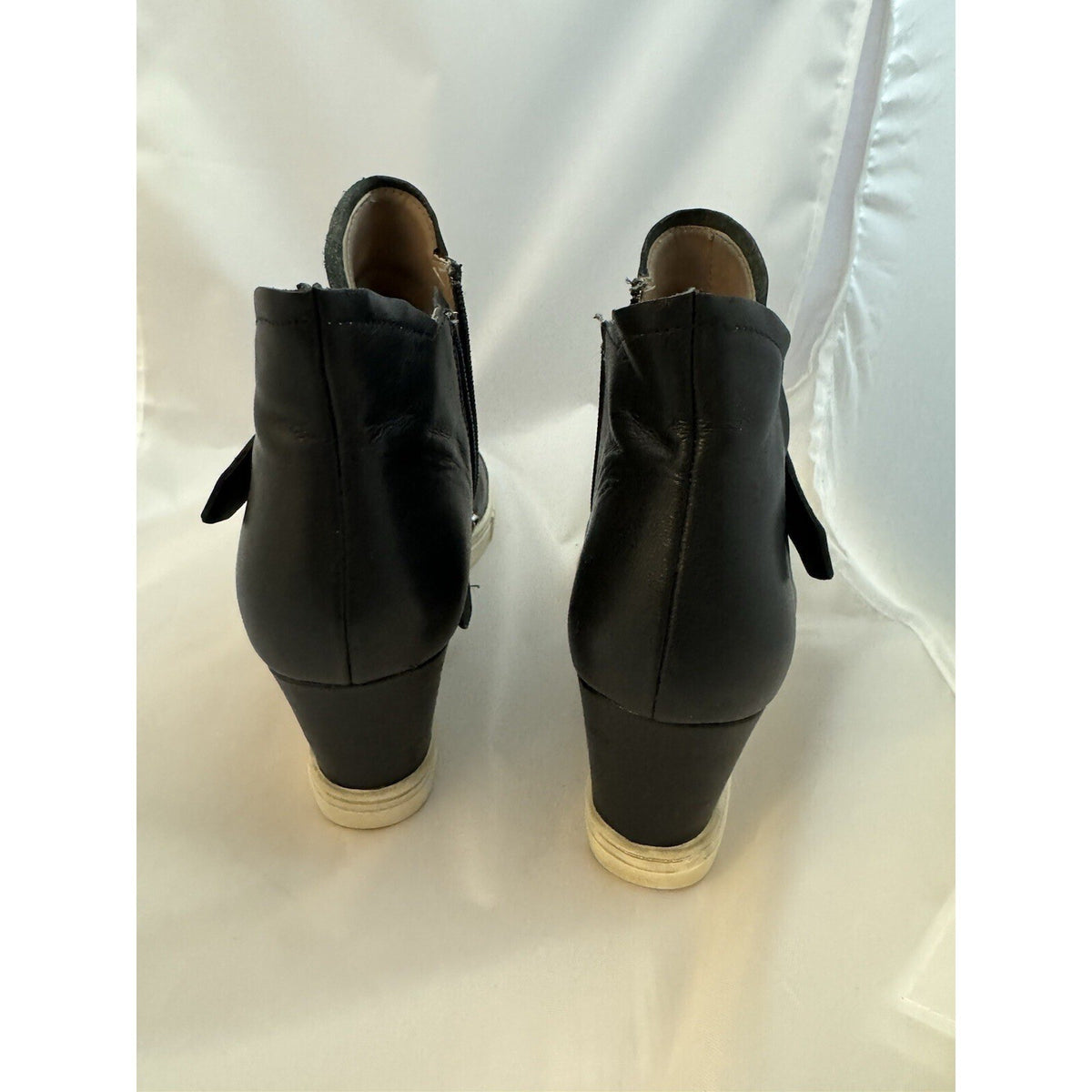 L.Paolo Hidden Wedge Ankle Boots Women 7 Black Leather Buckle Zip Gorpcore