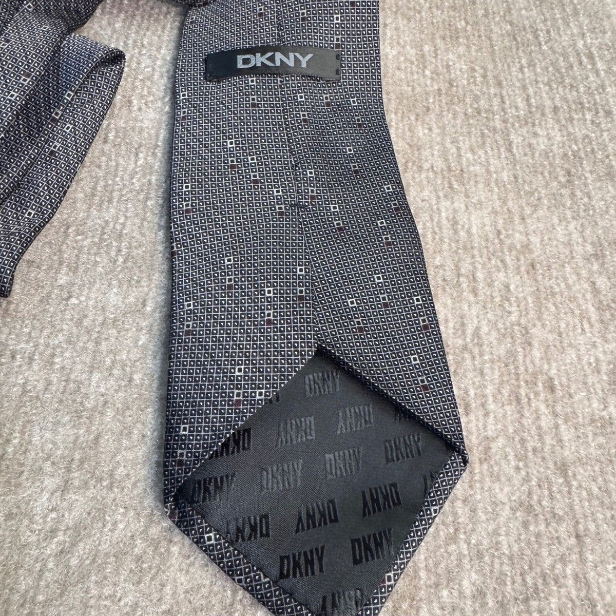 DKNY Silk Necktie Mens OS Gray Geometric Square Pattern Formal Professional