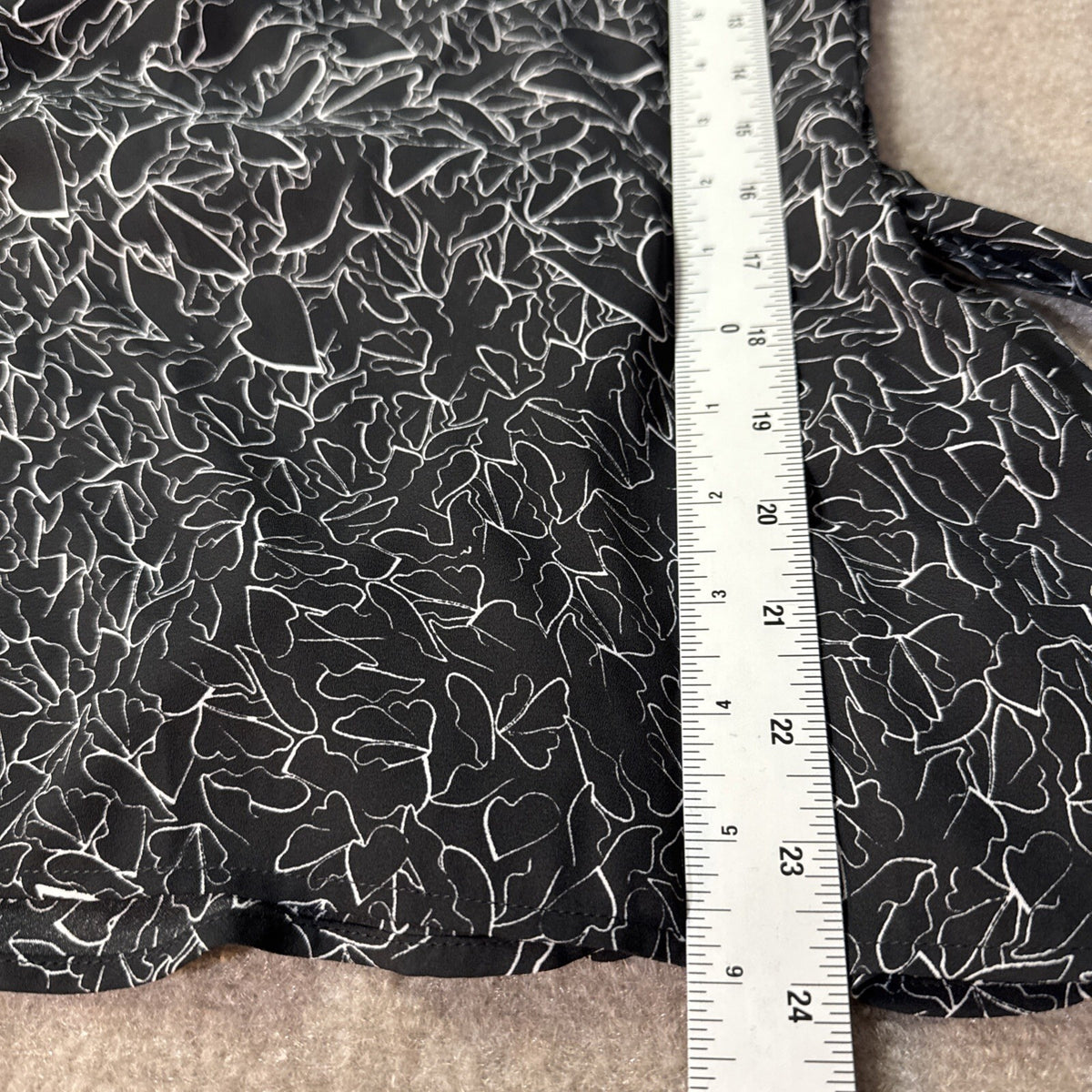 Trouve Women V-Neck Wrap Top Collared XS Abstract Art Pattern Career Chiffon