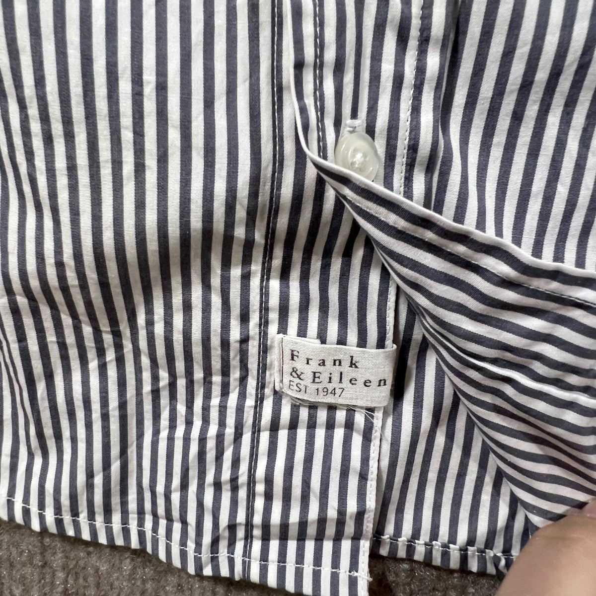 Frank & Eileen Barry Striped Button Down Shirt Women's Medium Blue White Cotton