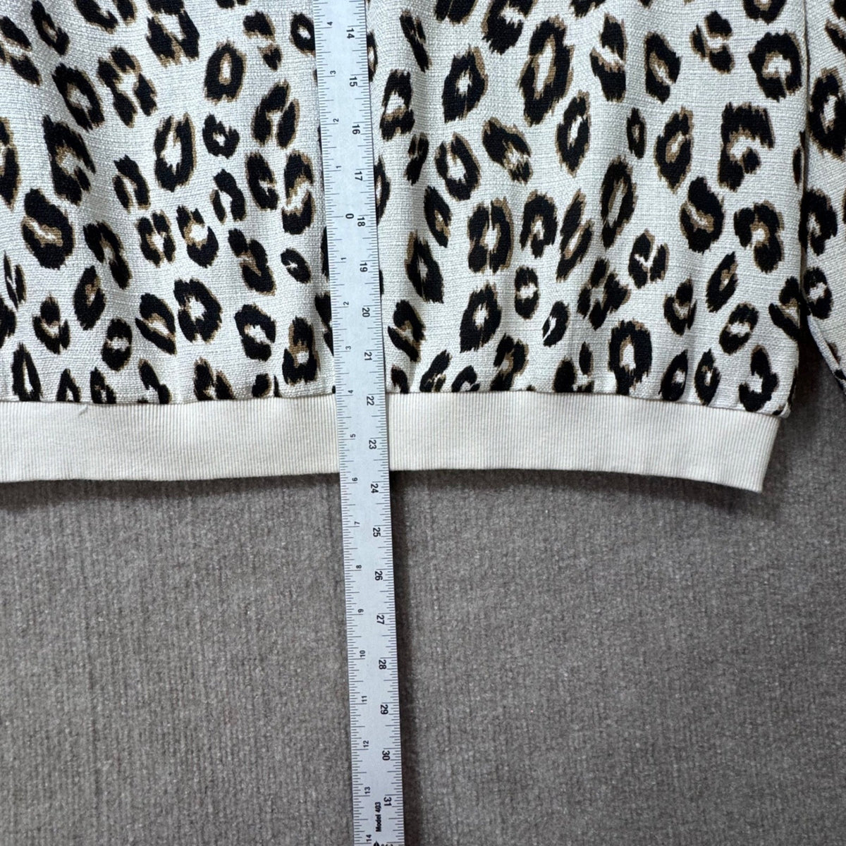 Chicos Sz 2 Leopard Print Bomber Jacket Zip Front Knit Casual Outerwear Large