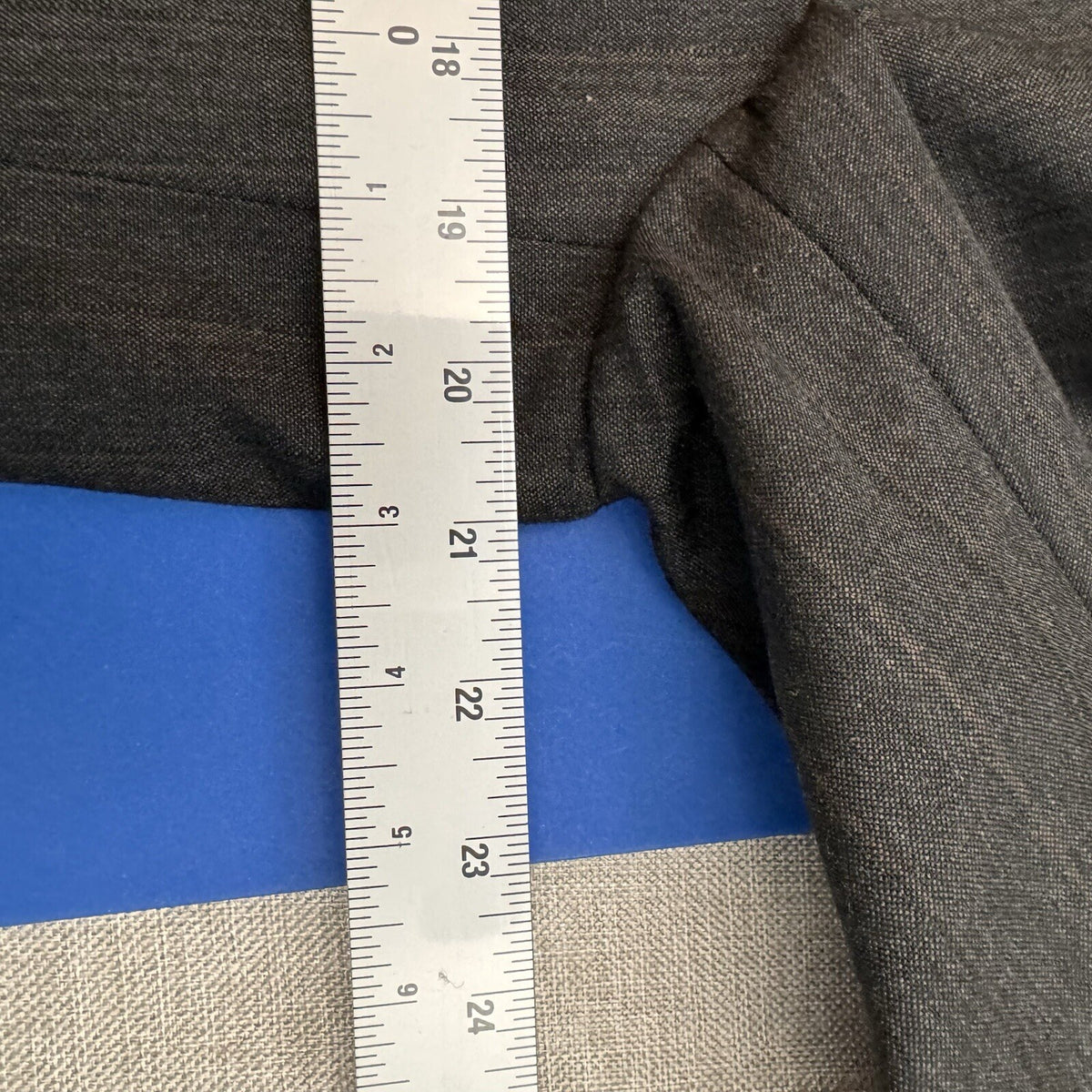 Gianfranco Ruffini Italy Sz 40R Dark Grey 100% Virgin Wool Blazer