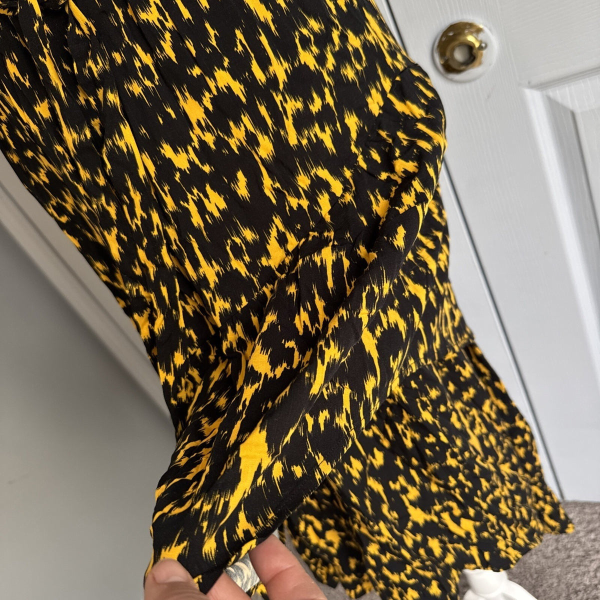 NWT Who What Wear Womens Textured Animal Print Ruffle Dress XS 4 Black Gold Midi