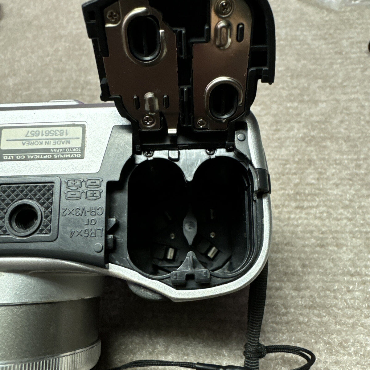 Olympus Camedia C-700 2.1MP Digital Camera 10xOptical Zoom Used Powers On