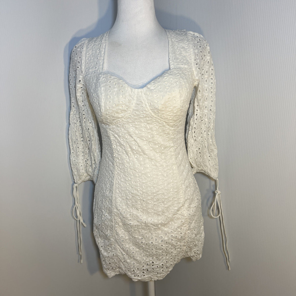 Dance & Marvel Women’s Small White Eyelet Lace Tie Back Puff Sleeve Bodycon Mini
