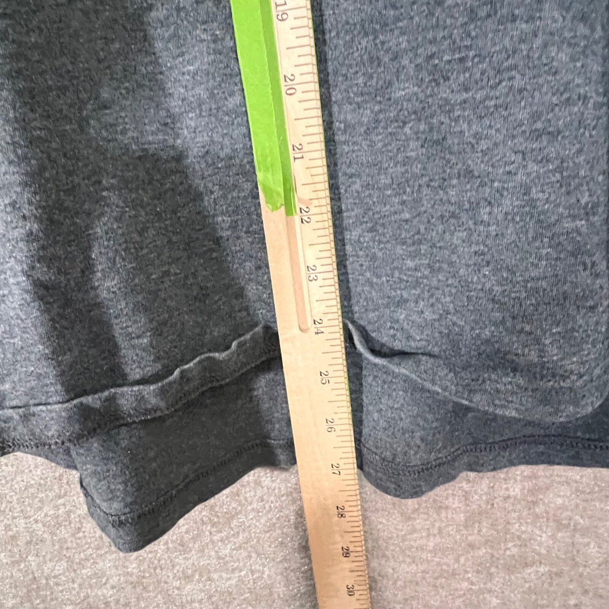Nike Long Sleeve Mock Neck Shirt Mens Large Gray Stretchy Minimalist Athleisure