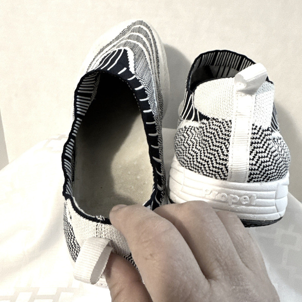 Propet Slip On Slip Resistant Men Size 10 Wide Comfort Washable Sneakers WCS004K